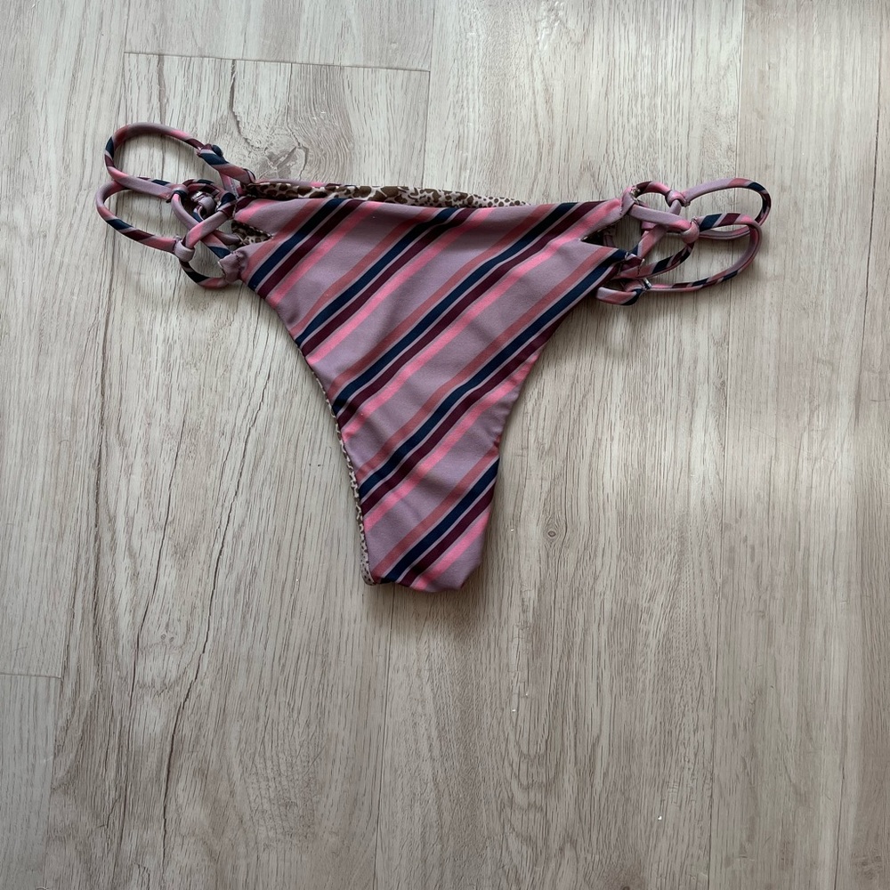 Acacia that’s 70’s molokini bottoms